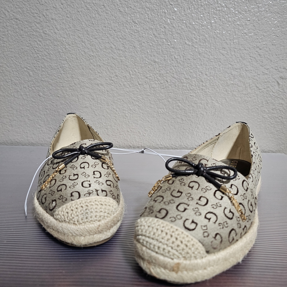 Guess Tan and Black Patterned Moccasins